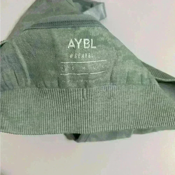 AYBL green camo high waisted seamless leggings with matching sportsbra - Picture 3 of 8